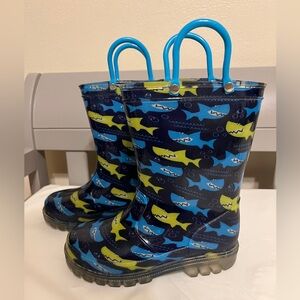 Toddler Light-Up Rainboots, size 9